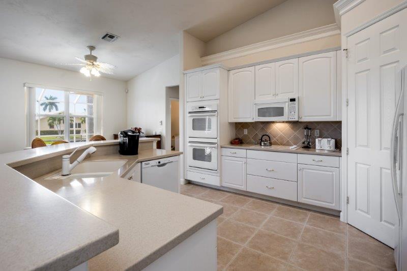 snowberry ct4
